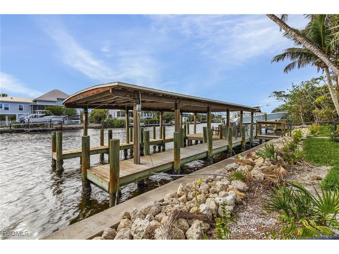 1543 San Carlos Bay Drive Sanibel FL 33957 2025023027 image28