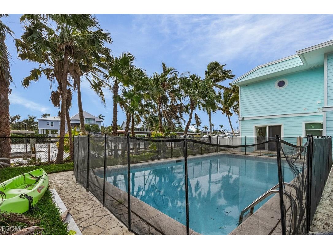 1543 San Carlos Bay Drive Sanibel FL 33957 2025023027 image30