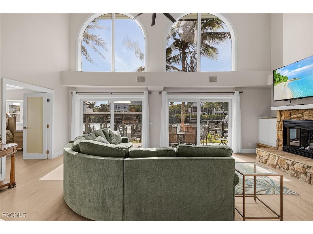 1543 San Carlos Bay Drive Sanibel FL 33957 2025023027 image8