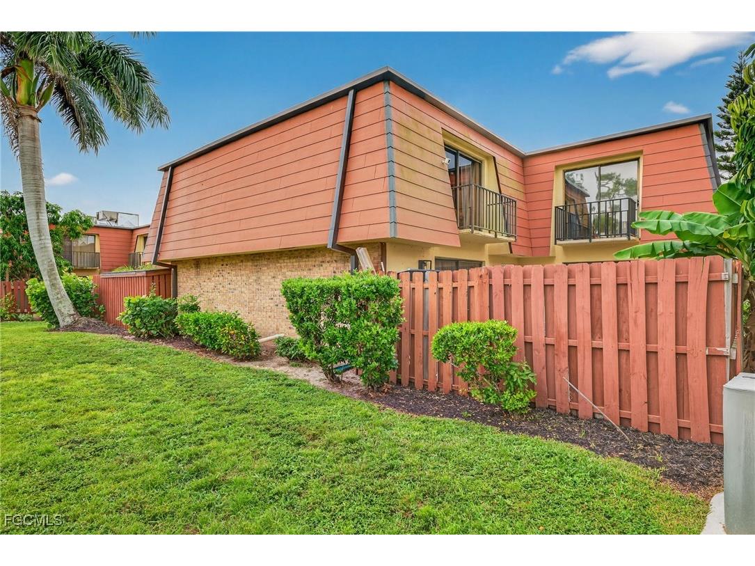1544 Park Meadows Drive #4 Fort Myers FL 33907 2025017154 image2
