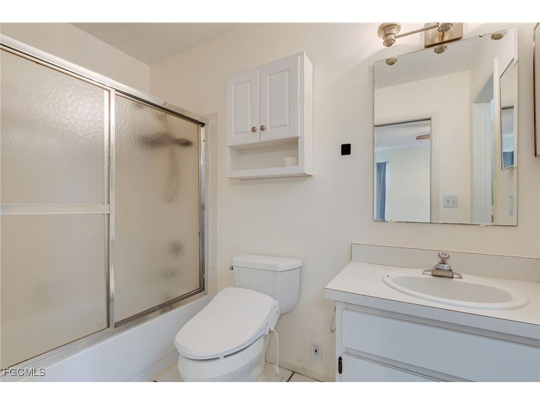 15451 Crystal Lake Drive North Fort Myers FL 33917 2025012616 image9