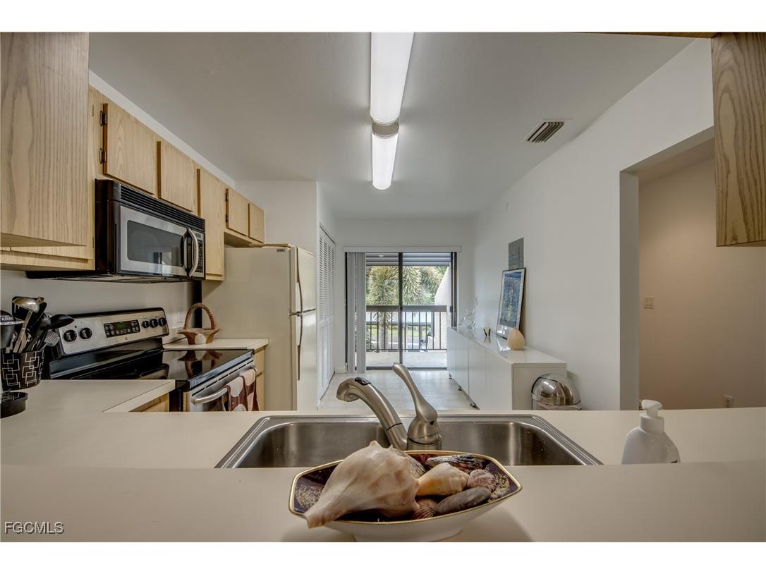 15456 Admiralty Circle #10 North Fort Myers FL 33917 2025019370 image9