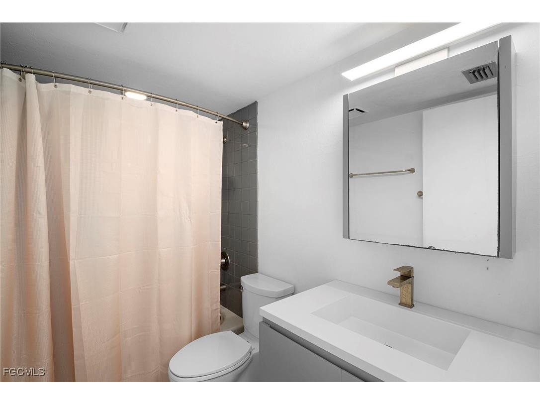 15456 Admiralty Circle #1 North Fort Myers FL 33917 2025020288 image19