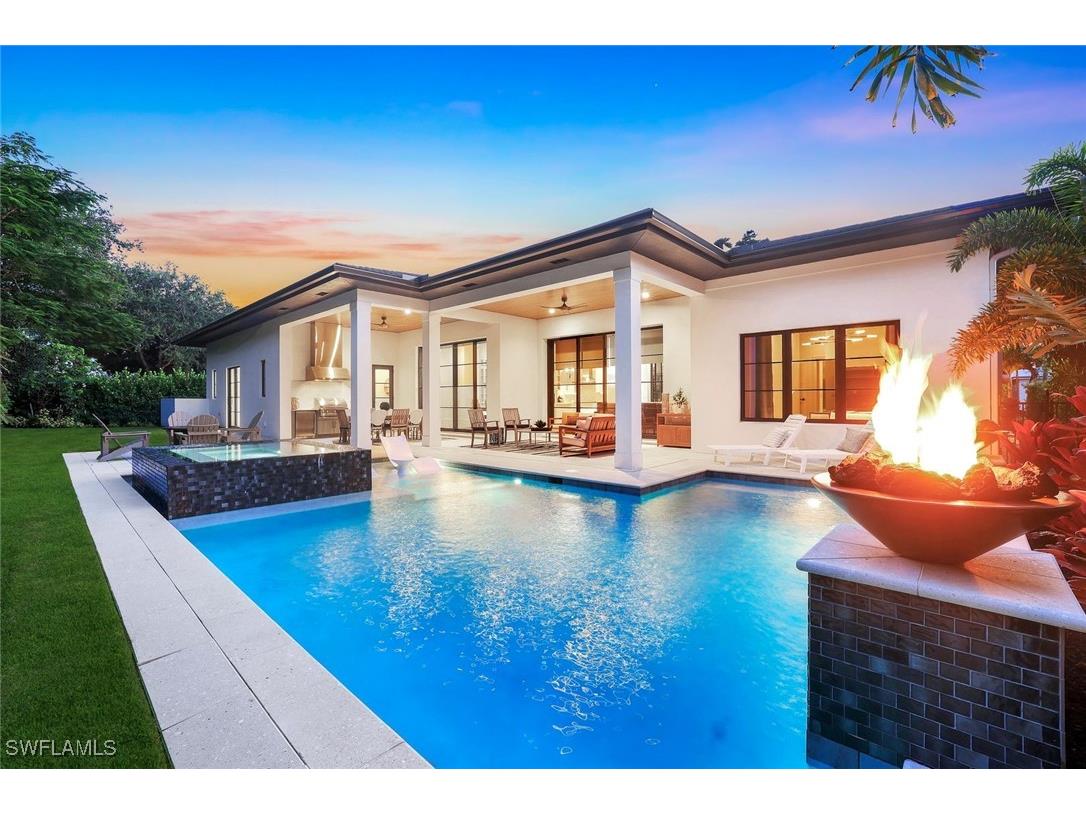 1546 Mandarin Road Naples FL 34102 224084617 image1