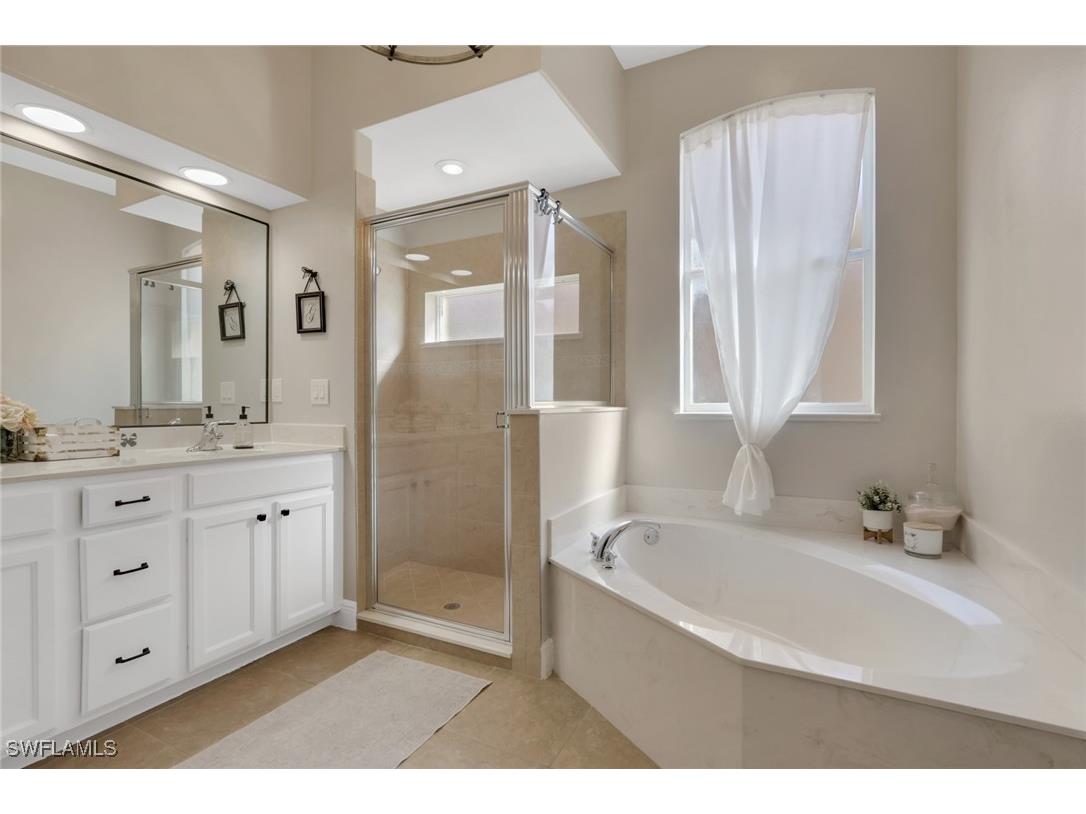 15464 Cortona Way Naples FL 34120 225081659 image17