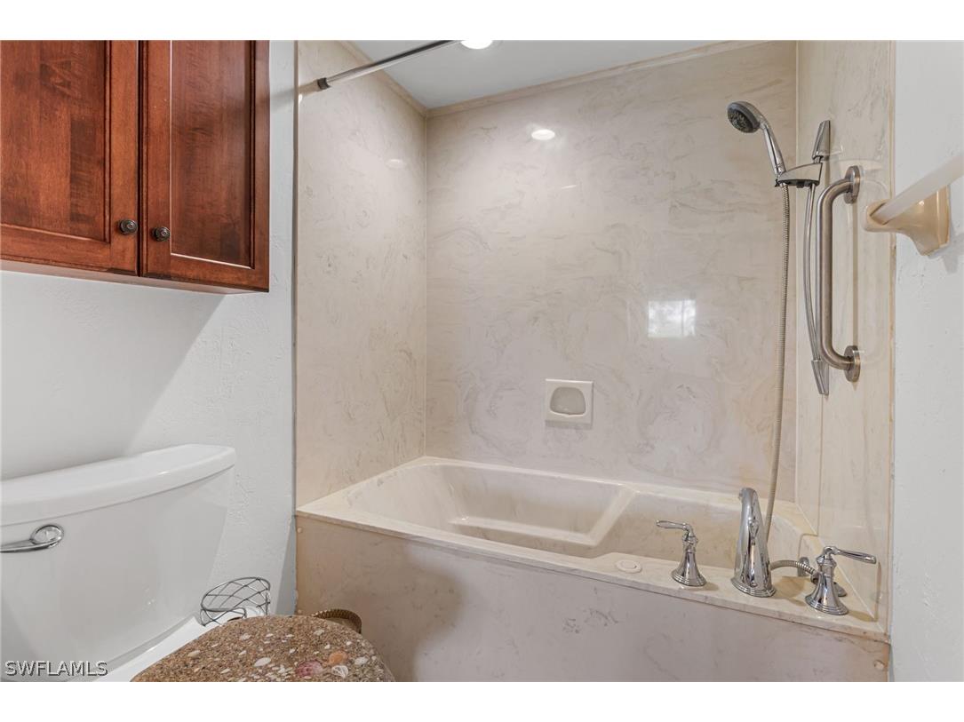 15470 Cedarwood Lane #201 Naples FL 34110 226008285 image27