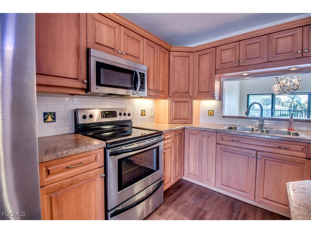 15493 Admiralty Circle #10 North Fort Myers FL 33917 2025013418 image2