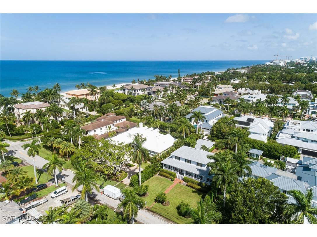 155 1st Avenue S Naples FL 34102 224081049 image1