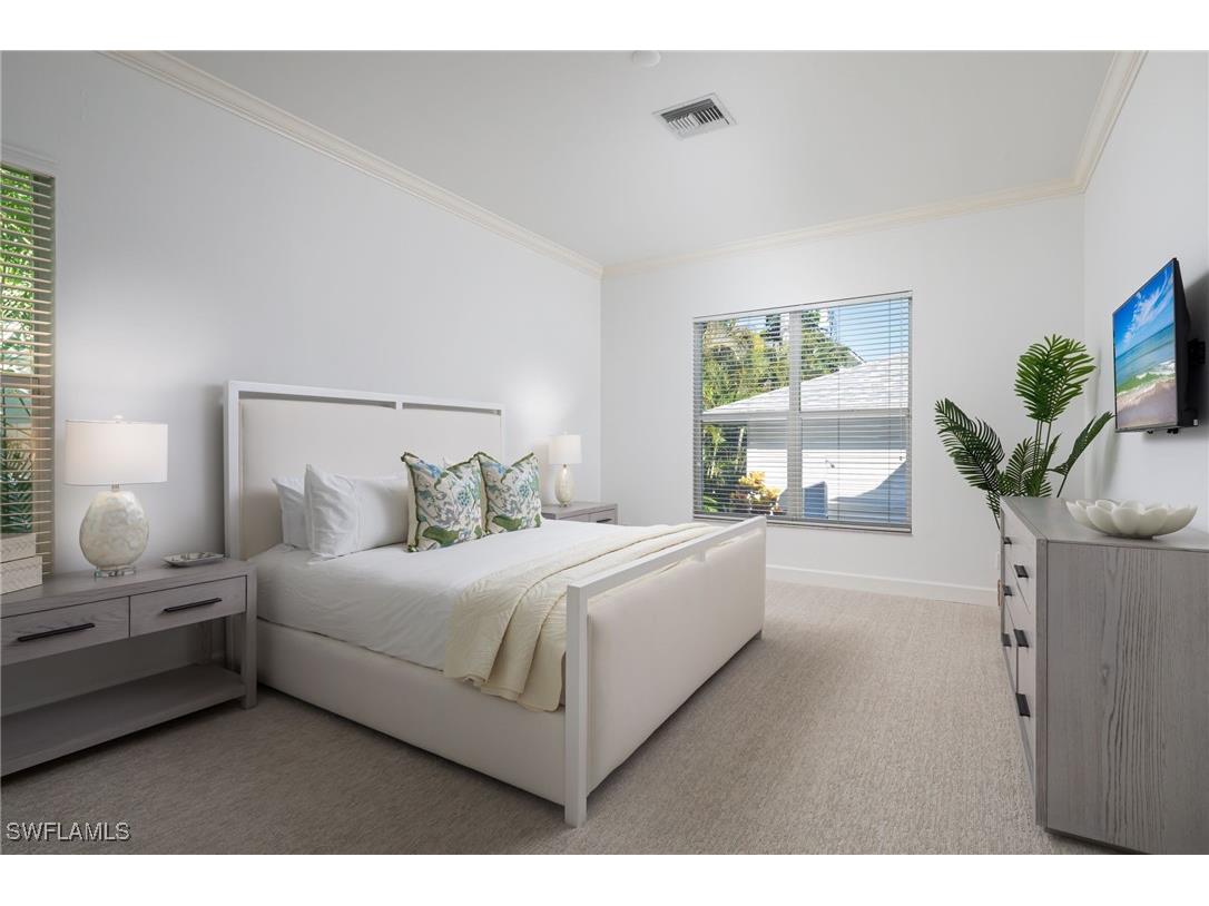 155 1st Avenue S Naples FL 34102 225065322 image2