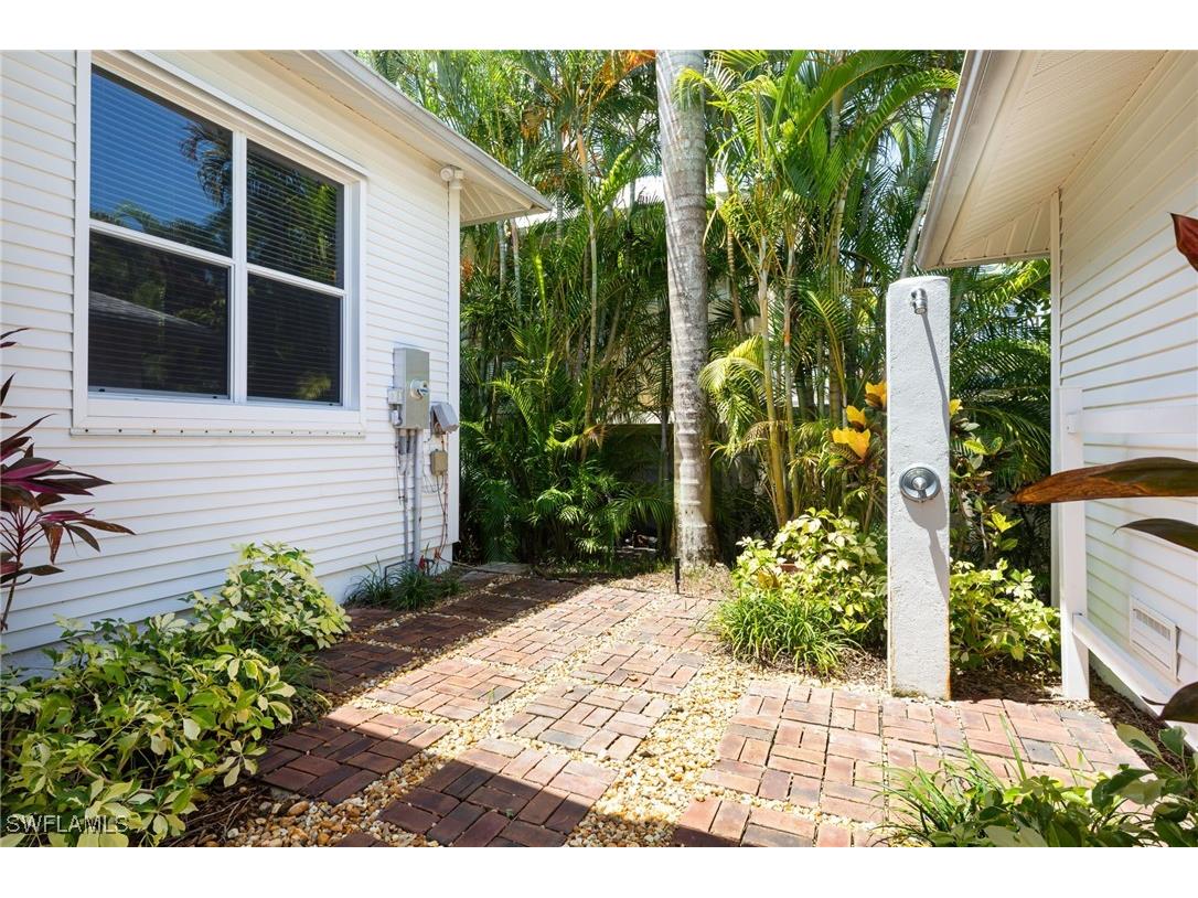 155 1st Avenue S Naples FL 34102 225065322 image28
