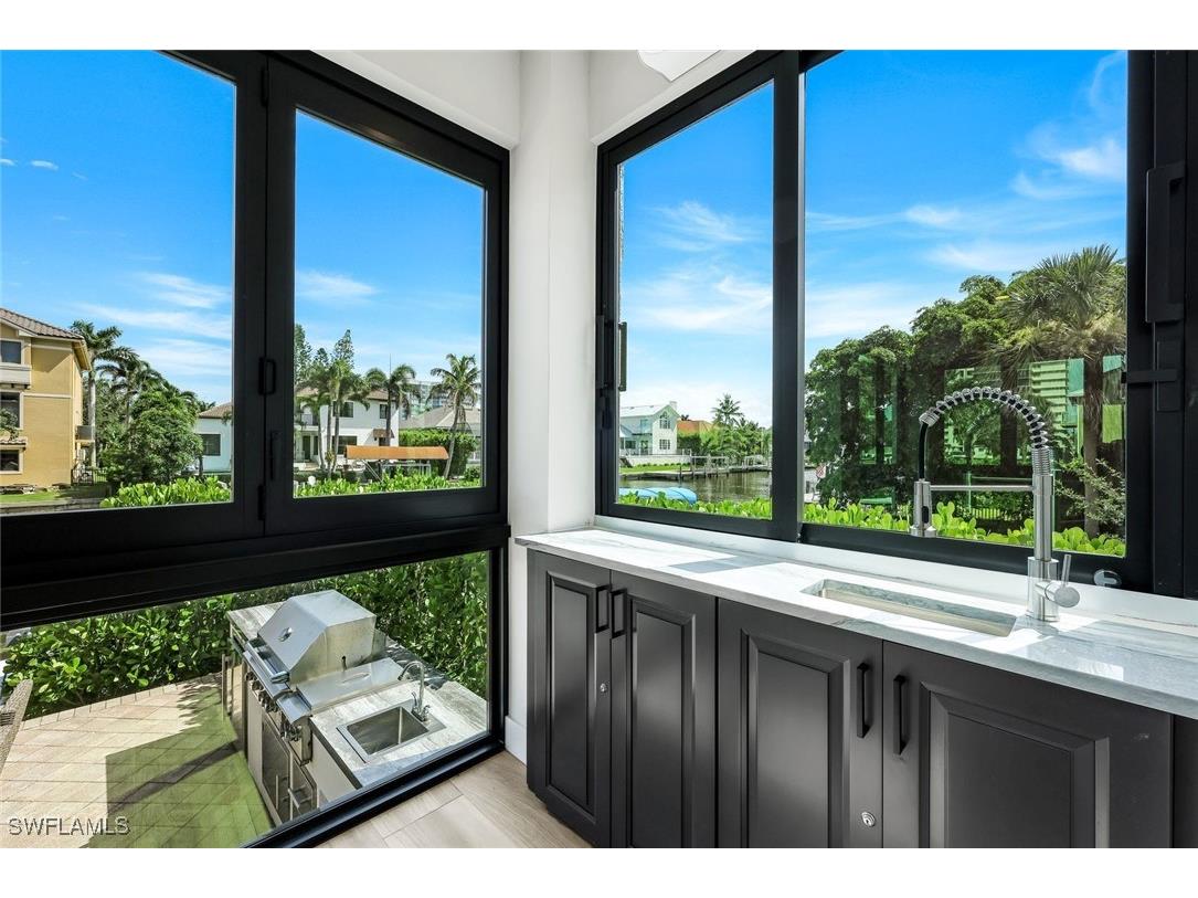 155 Heron Avenue Naples FL 34108 225066856 image11