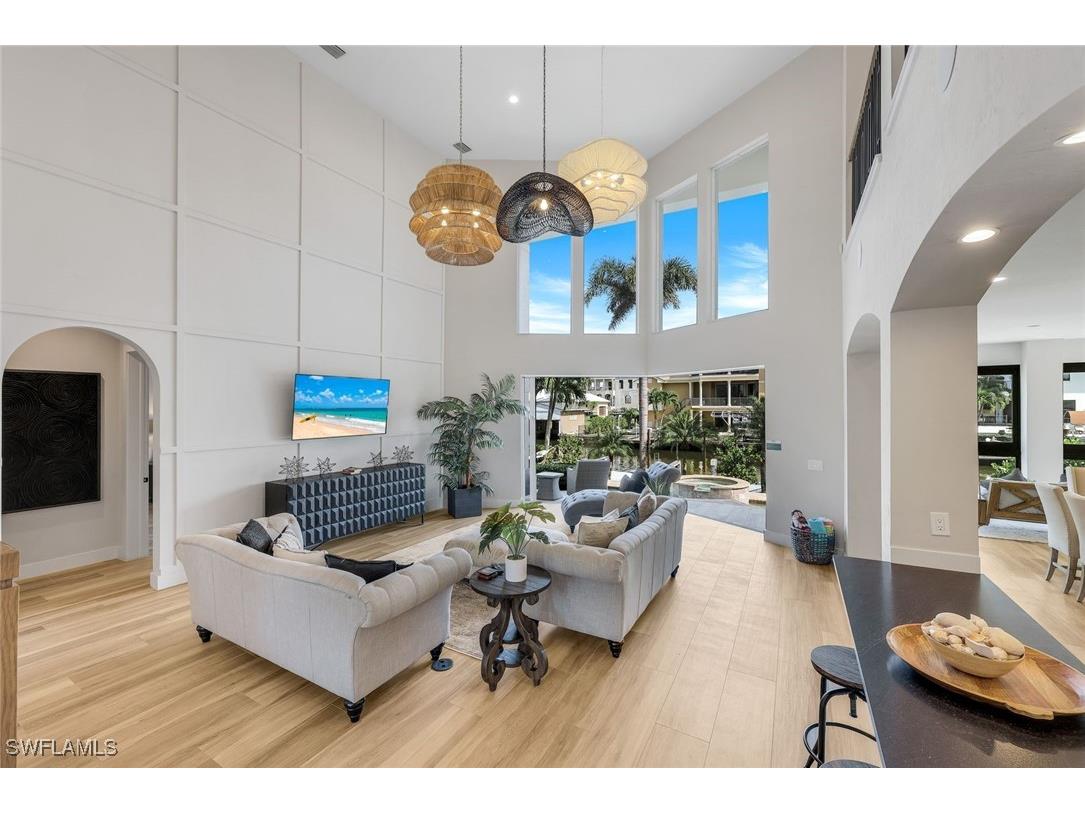 155 Heron Avenue Naples FL 34108 225066856 image2