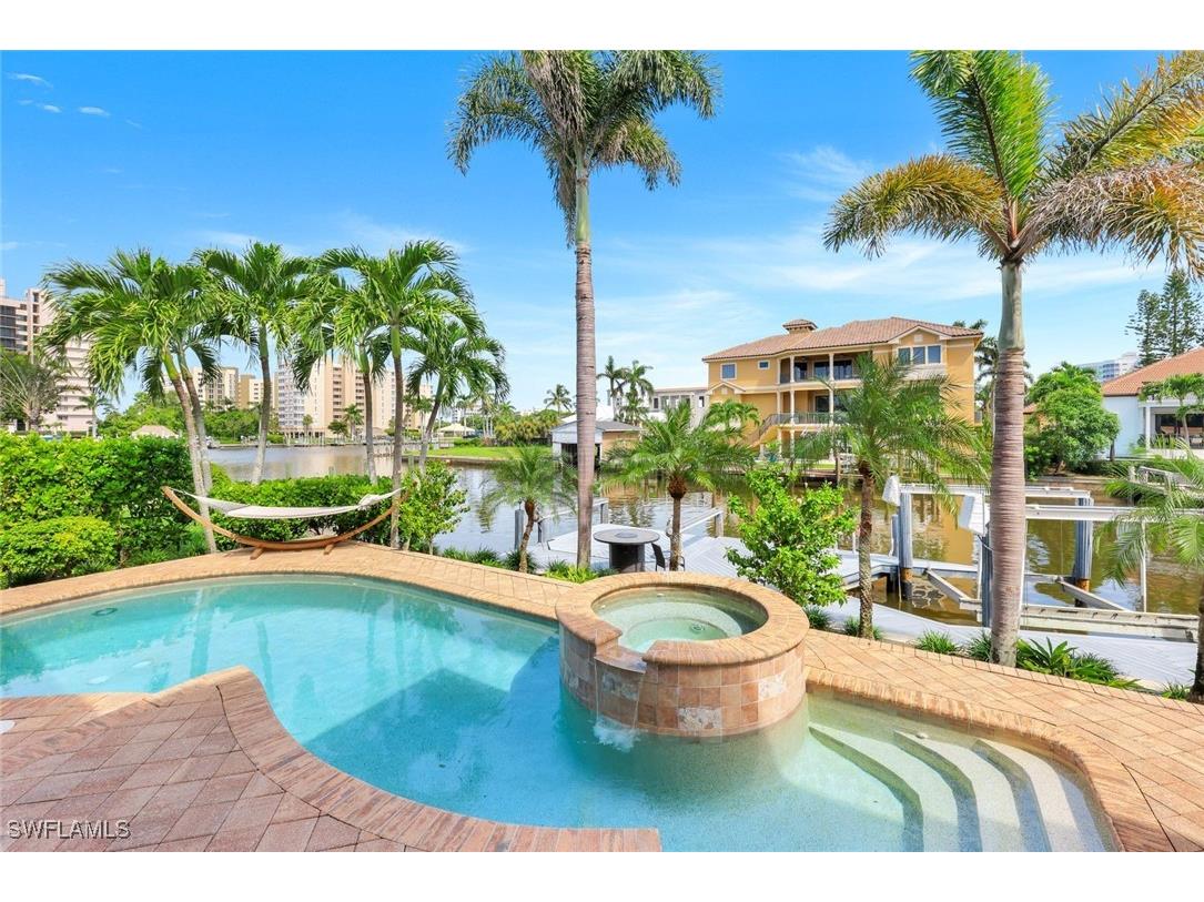 155 Heron Avenue Naples FL 34108 225066856 image28