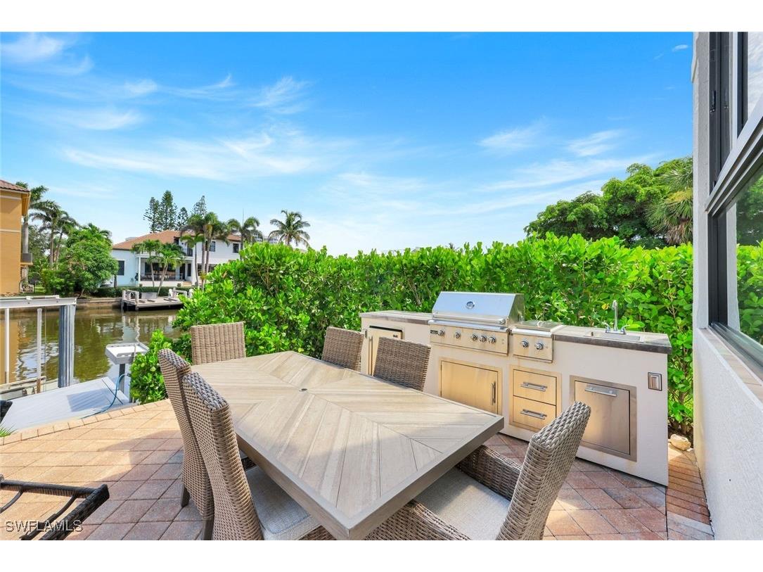 155 Heron Avenue Naples FL 34108 225066856 image30