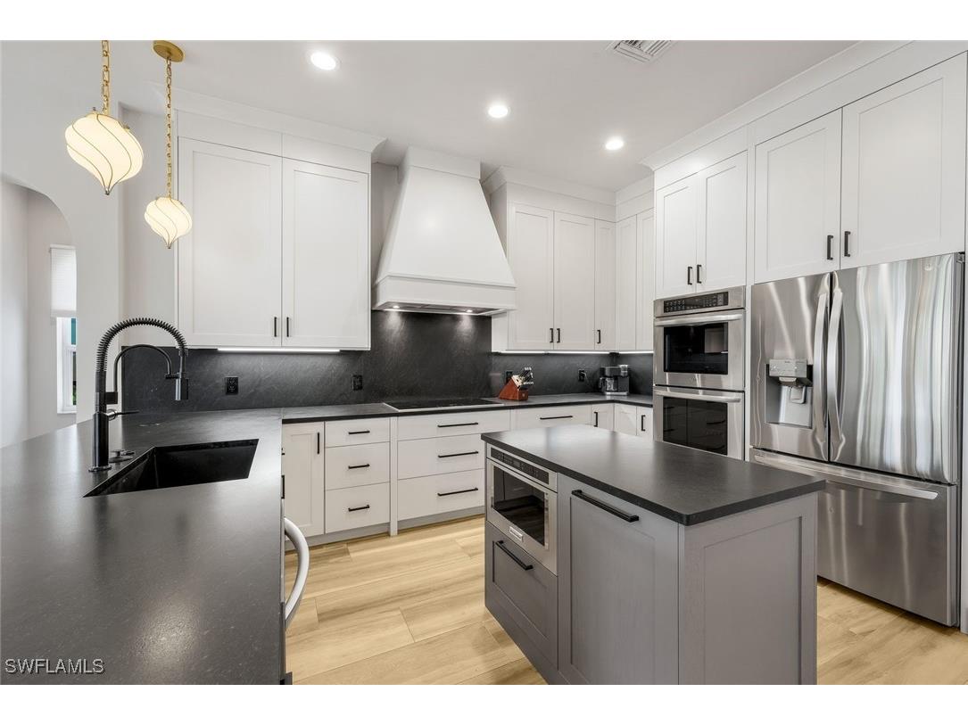 155 Heron Avenue Naples FL 34108 225066856 image7