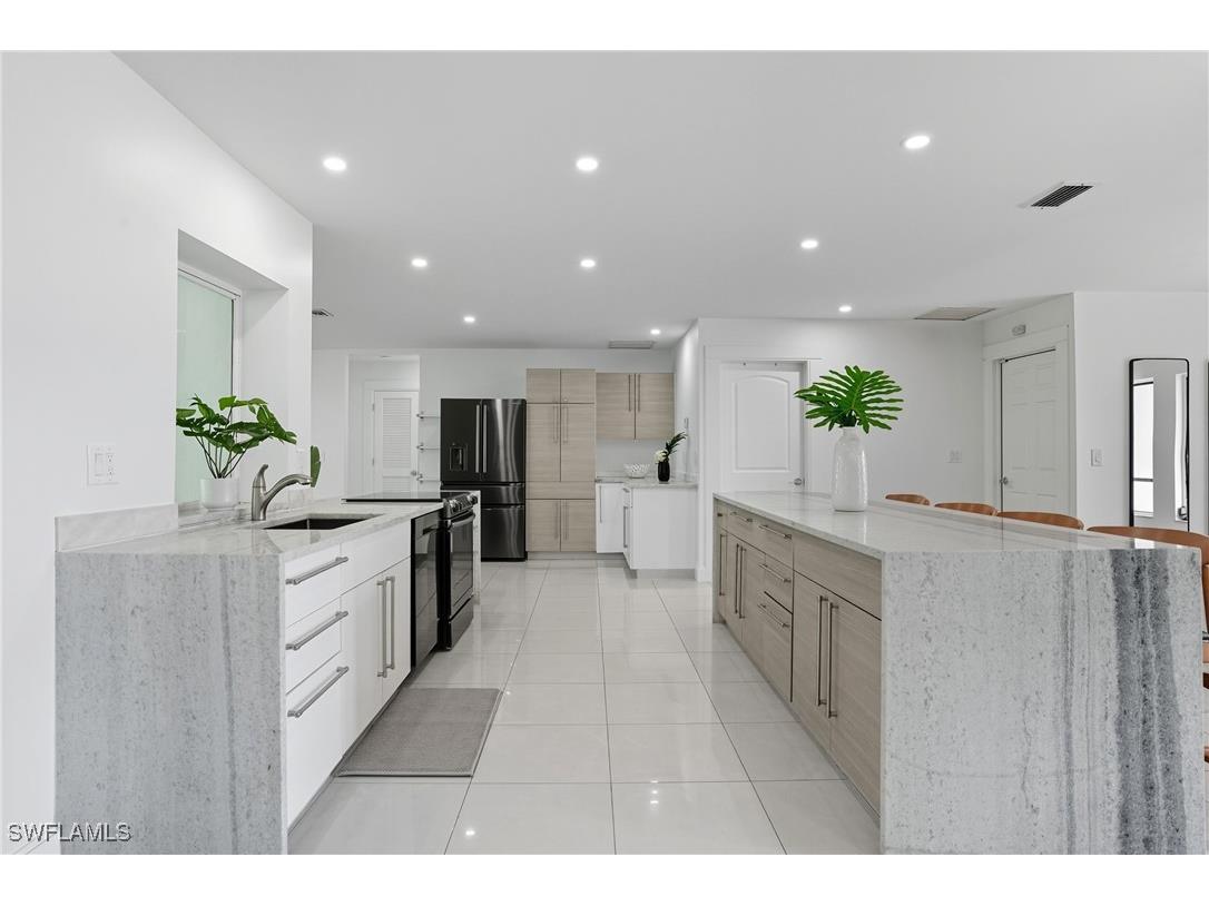 155 Old Tamiami Trail Naples FL 34110 225066815 image11