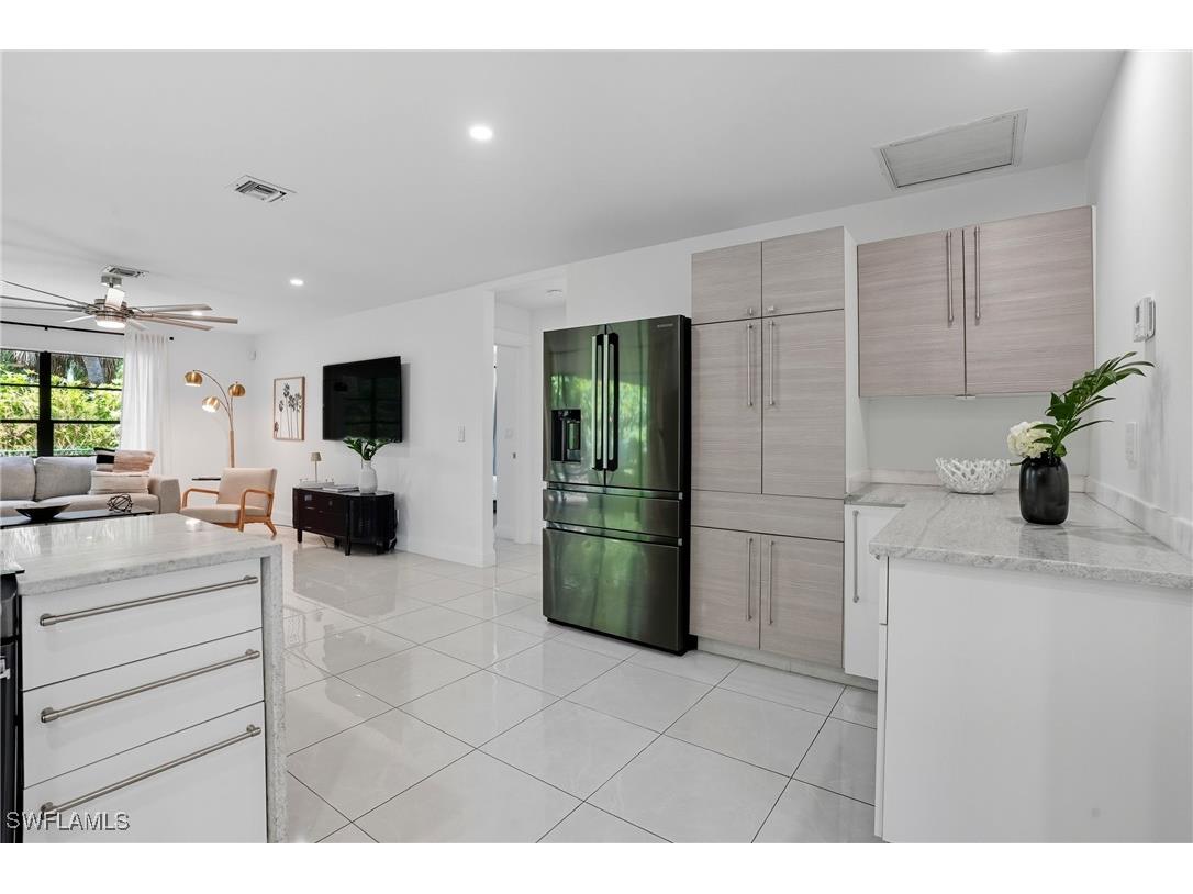 155 Old Tamiami Trail Naples FL 34110 225066815 image12