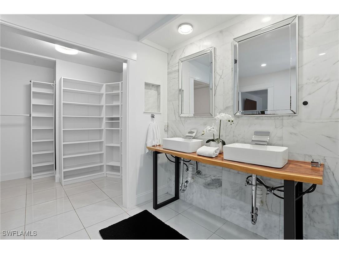 155 Old Tamiami Trail Naples FL 34110 225066815 image25