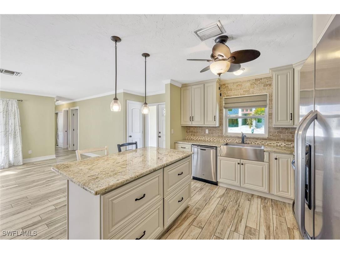 155 Tahiti Road Marco Island FL 34145 224096908 image1