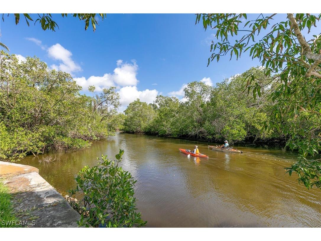 1550 13th Avenue N Naples FL 34102 223012309 image1