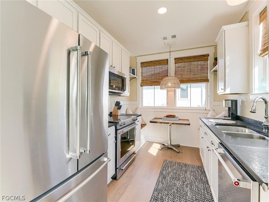 1550 Centre Street Sanibel FL 33957 2026009835 image4