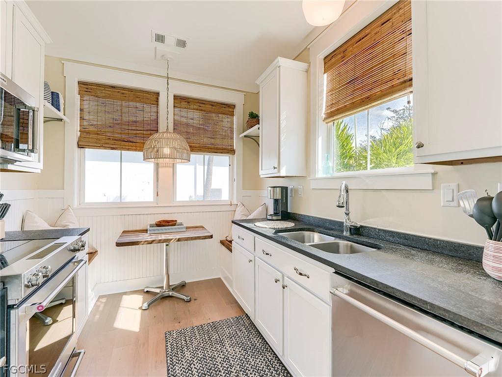 1550 Centre Street Sanibel FL 33957 2026009835 image6