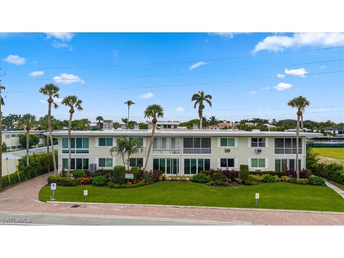 1550 Gulf Shore Boulevard N #W2 Naples FL 34102 225024696 image1