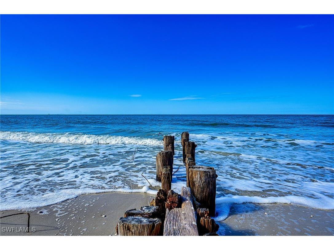 1550 Gulf Shore Boulevard N #W4 Naples FL 34102 225080185 image24