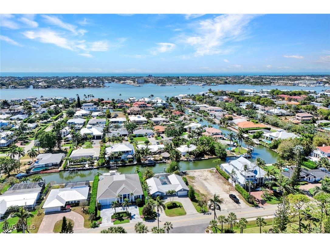 1550 Sandpiper Street Naples FL 34102 225032910 image1