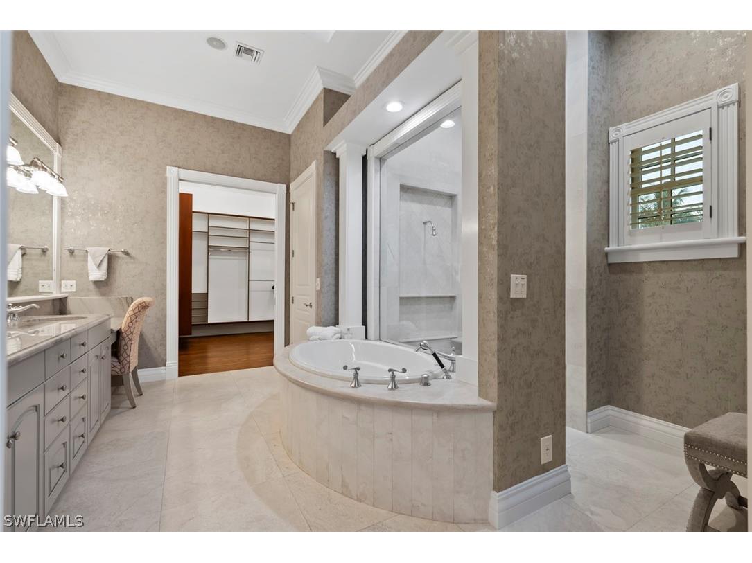 1551 Gulf Shore Boulevard S Naples FL 34102 226007946 image16