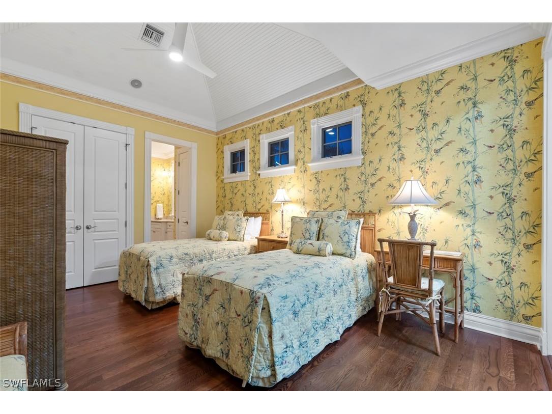 1551 Gulf Shore Boulevard S Naples FL 34102 226007946 image21