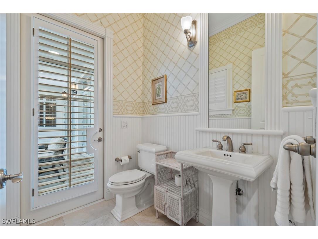 1551 Gulf Shore Boulevard S Naples FL 34102 226007946 image23