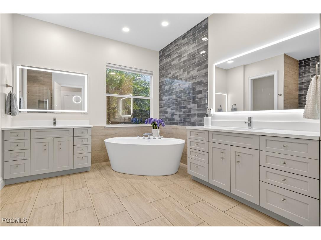 15510 Old Wedgewood Court Fort Myers FL 33908 2025000455 image15