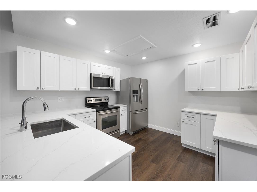 15524 Crystal Lake Drive North Fort Myers FL 33917 2025020030 image10