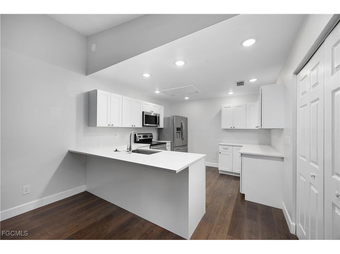 15524 Crystal Lake Drive North Fort Myers FL 33917 2025020030 image9