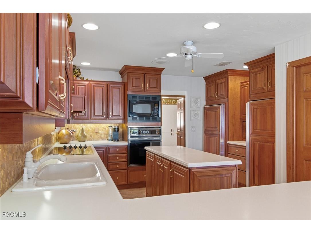 15532 Fiddlesticks Boulevard Fort Myers FL 33912 2025013841 image13