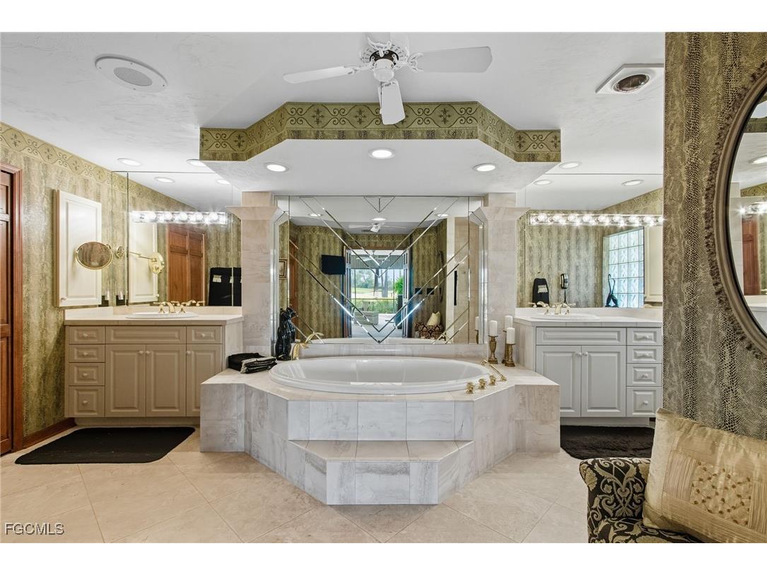 15532 Fiddlesticks Boulevard Fort Myers FL 33912 2025013841 image25