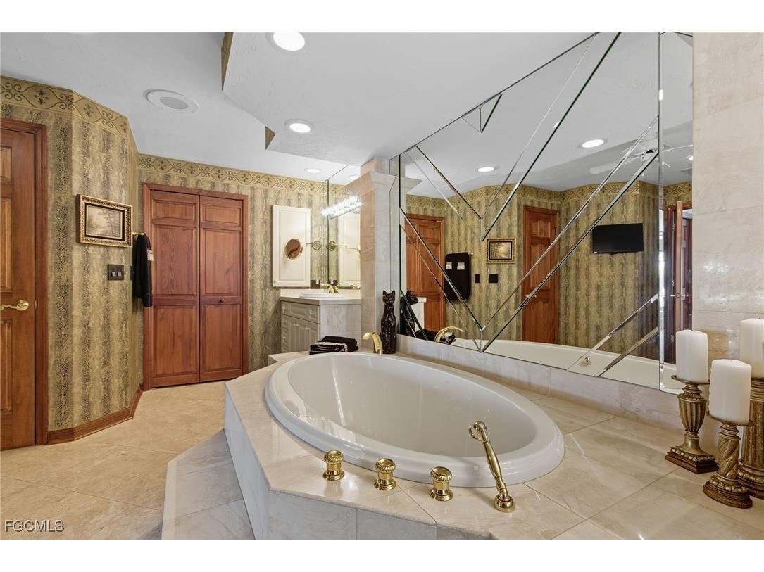 15532 Fiddlesticks Boulevard Fort Myers FL 33912 2025013841 image27