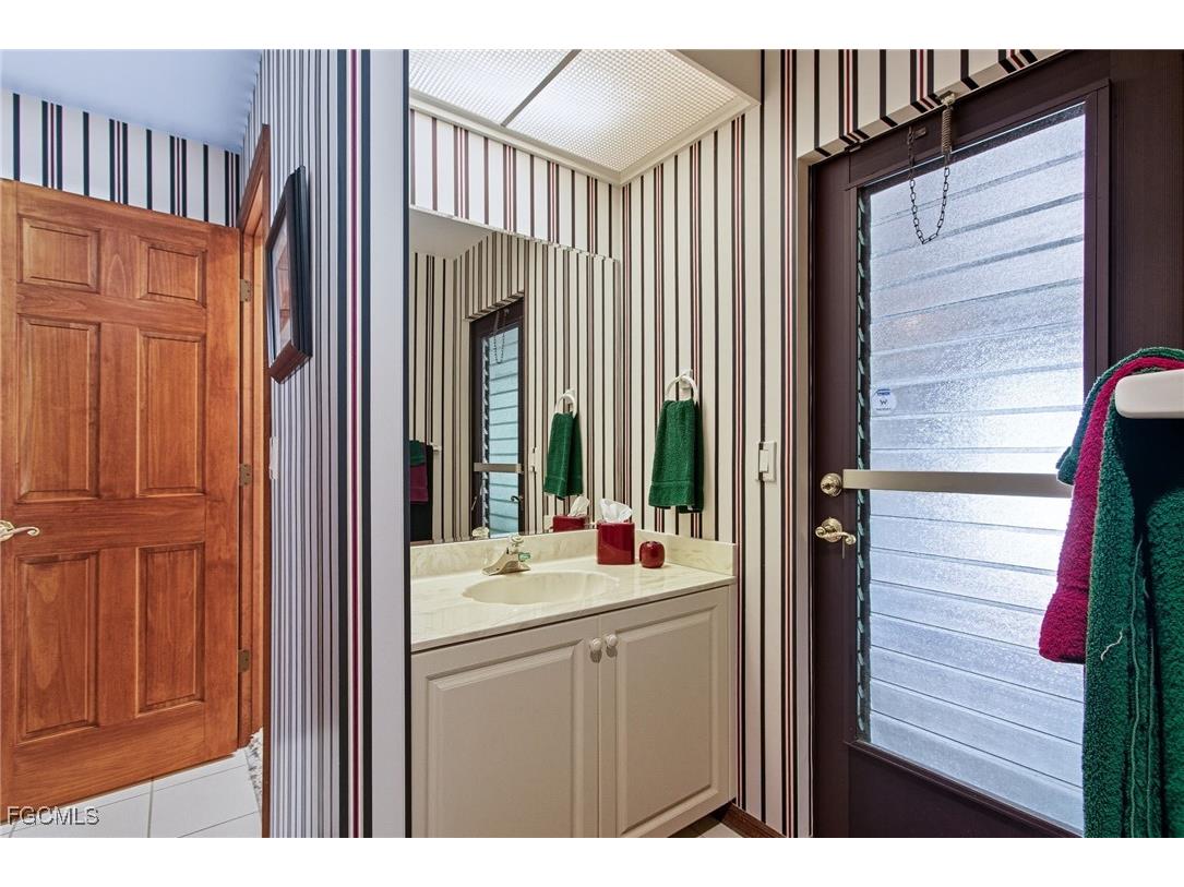 15532 Fiddlesticks Boulevard Fort Myers FL 33912 2025013841 image37