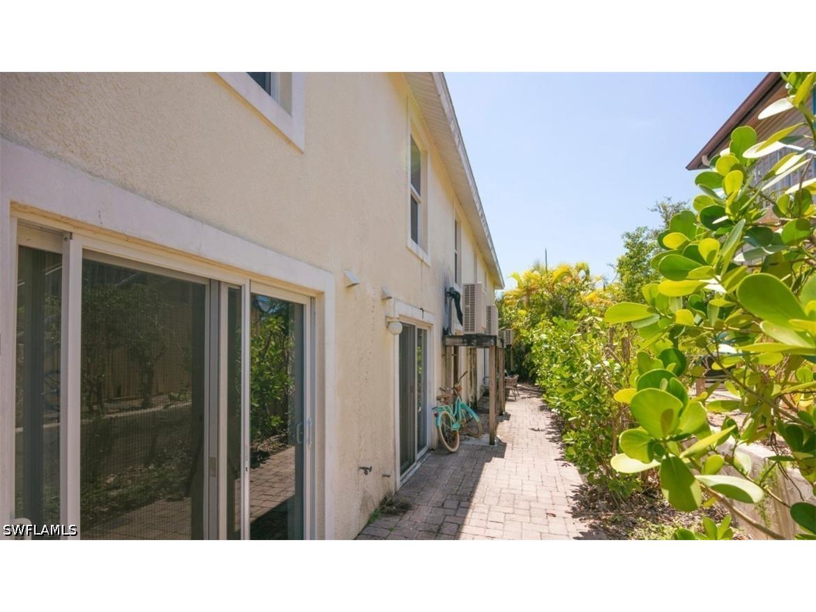 1555 Blue Point Avenue #3 Naples FL 34102 226014239 image5