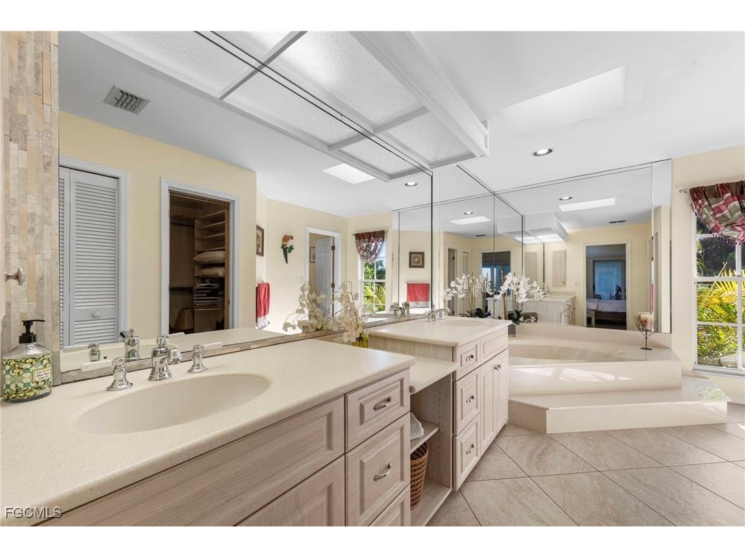 1558 Sand Castle Road Sanibel FL 33957 2025013946 image28