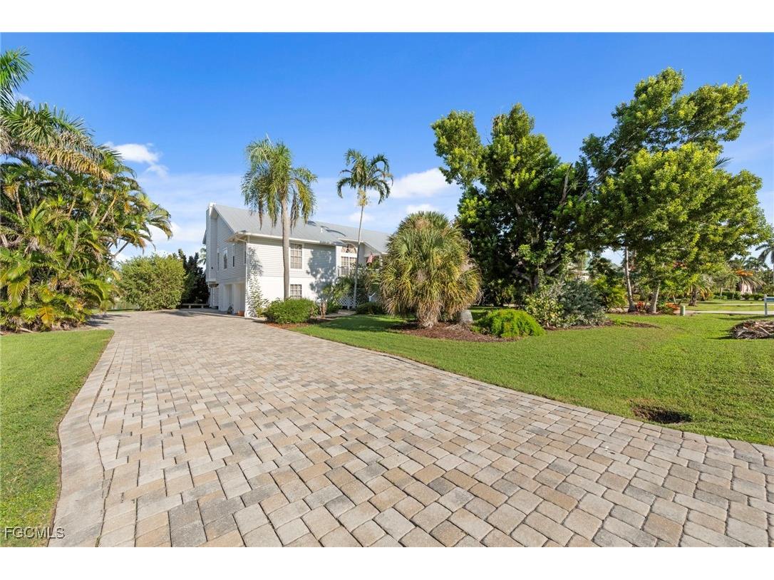 1558 Sand Castle Road Sanibel FL 33957 2025013946 image8