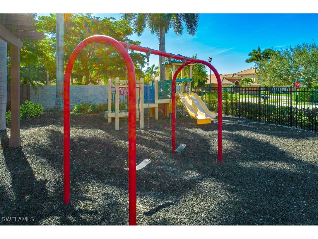 1558 Serrano Circle Naples FL 34105 225078908 image30