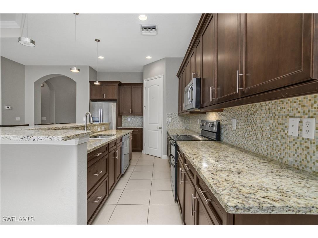 1558 Serrano Circle Naples FL 34105 225078908 image9