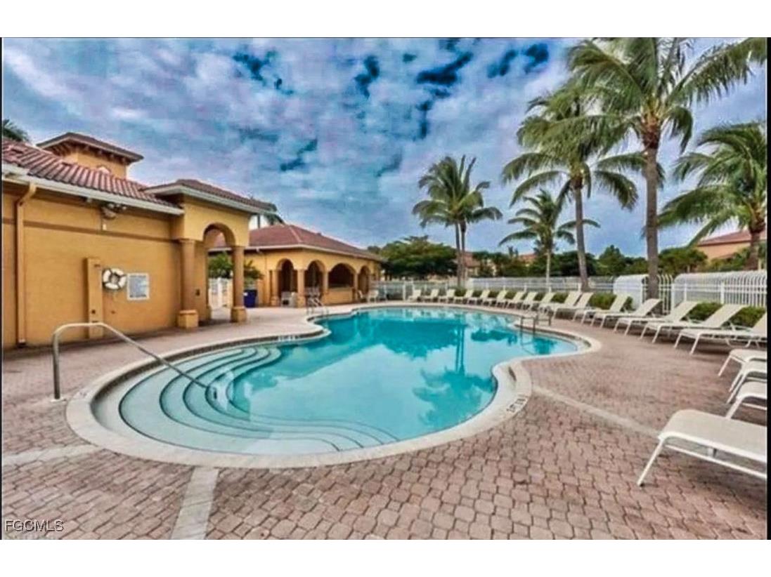 15585 Ocean Walk Circle #215 Fort Myers FL 33908 2025010999 image4