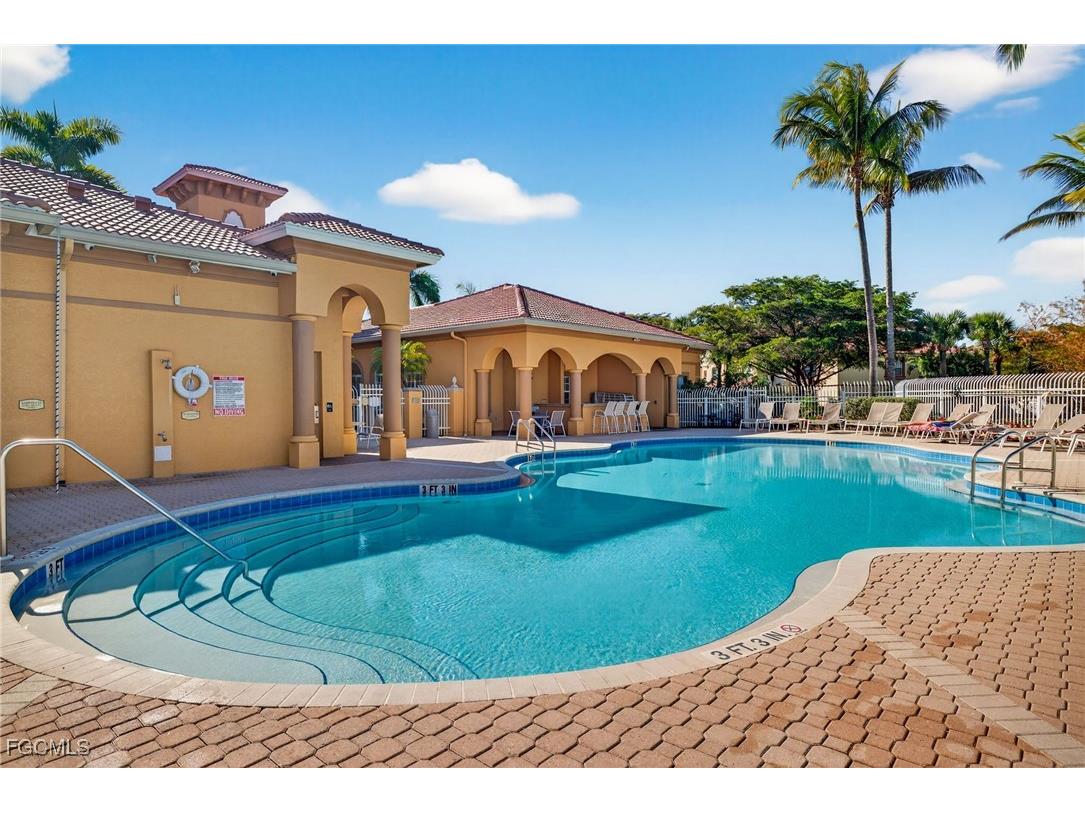 15585 Ocean Walk Circle #215 Fort Myers FL 33908 2025026082 image1