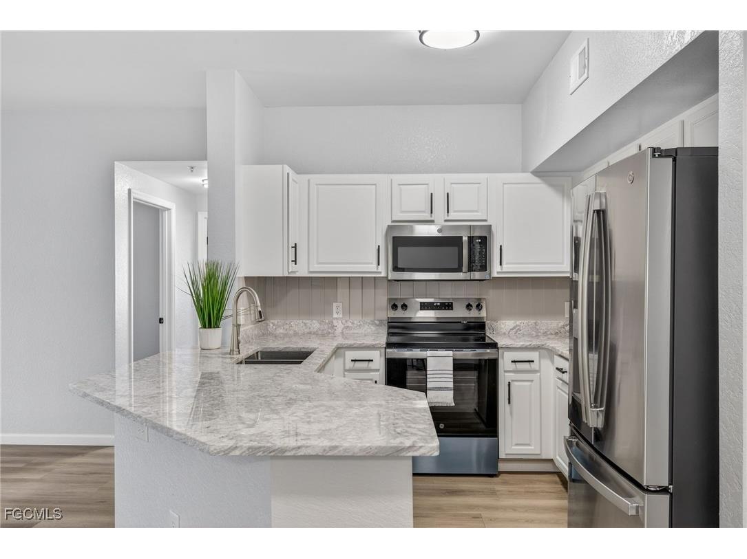 15585 Ocean Walk Circle #215 Fort Myers FL 33908 2025026082 image4