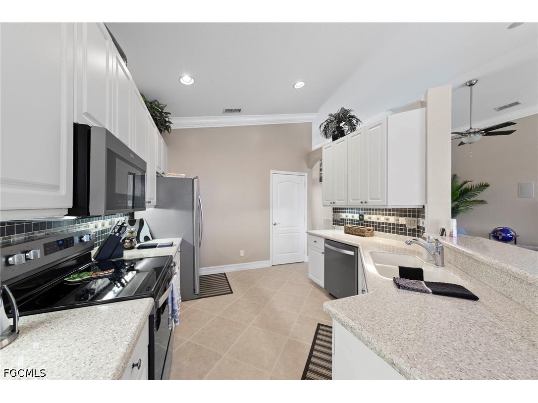 15586 Alton Drive Fort Myers FL 33908 2026028631 image16