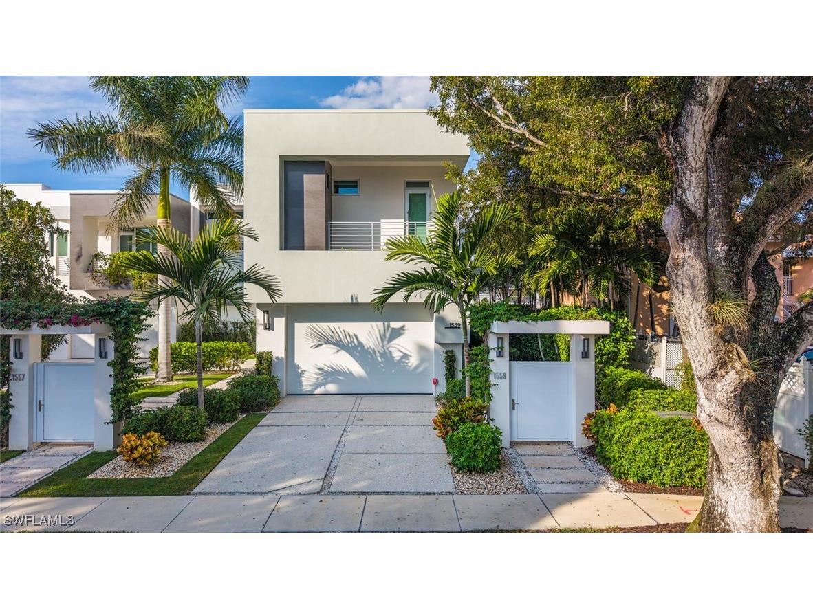 1559 Chesapeake Avenue Naples FL 34102 225077747 image1