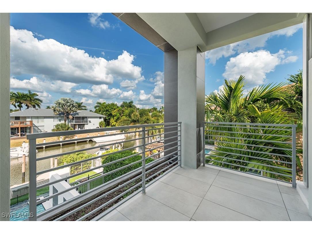 1559 Chesapeake Avenue Naples FL 34102 225077747 image20